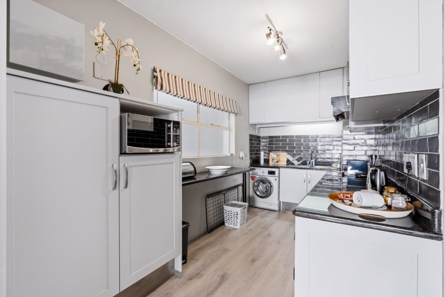 1 Bedroom Property for Sale in Mouille Point Western Cape